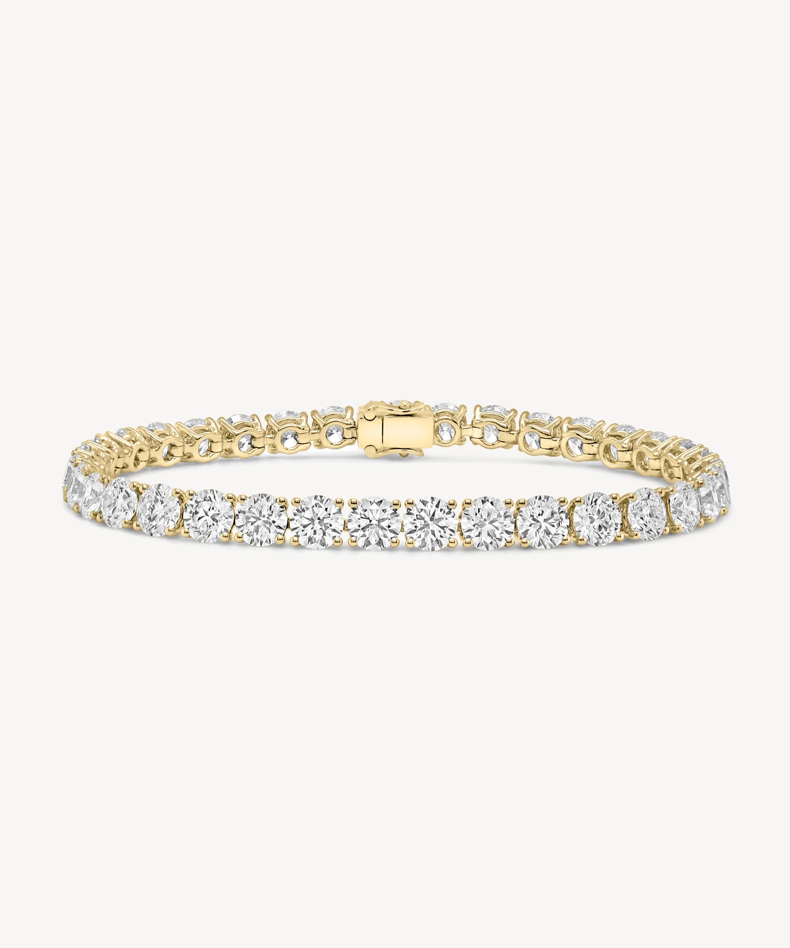 Round Cut Diamond Tennis Bracelet in Four-Prong Setting