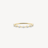 Dainty Round Cut Diamond Station Ring