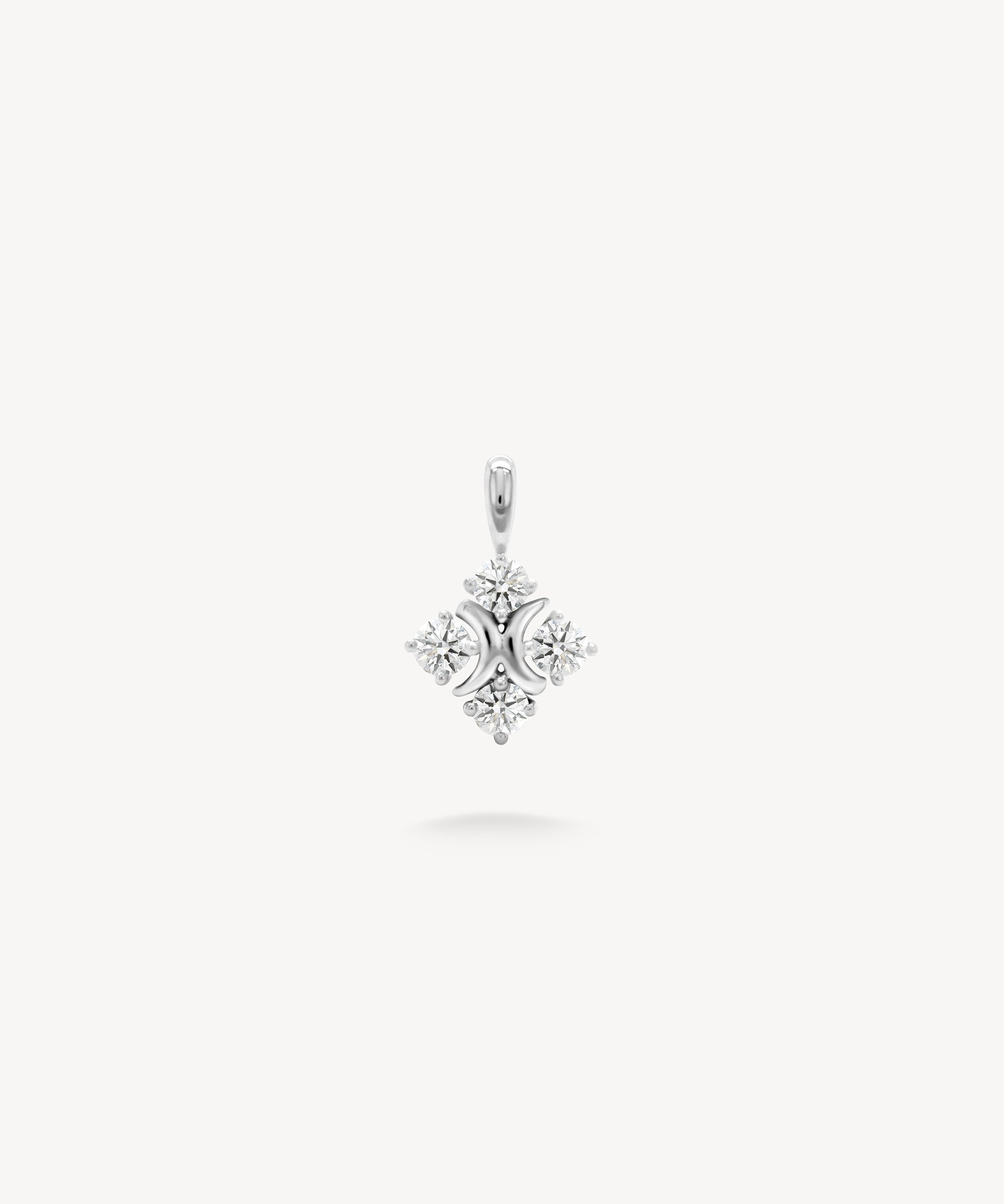 XO diamond pendant in white gold