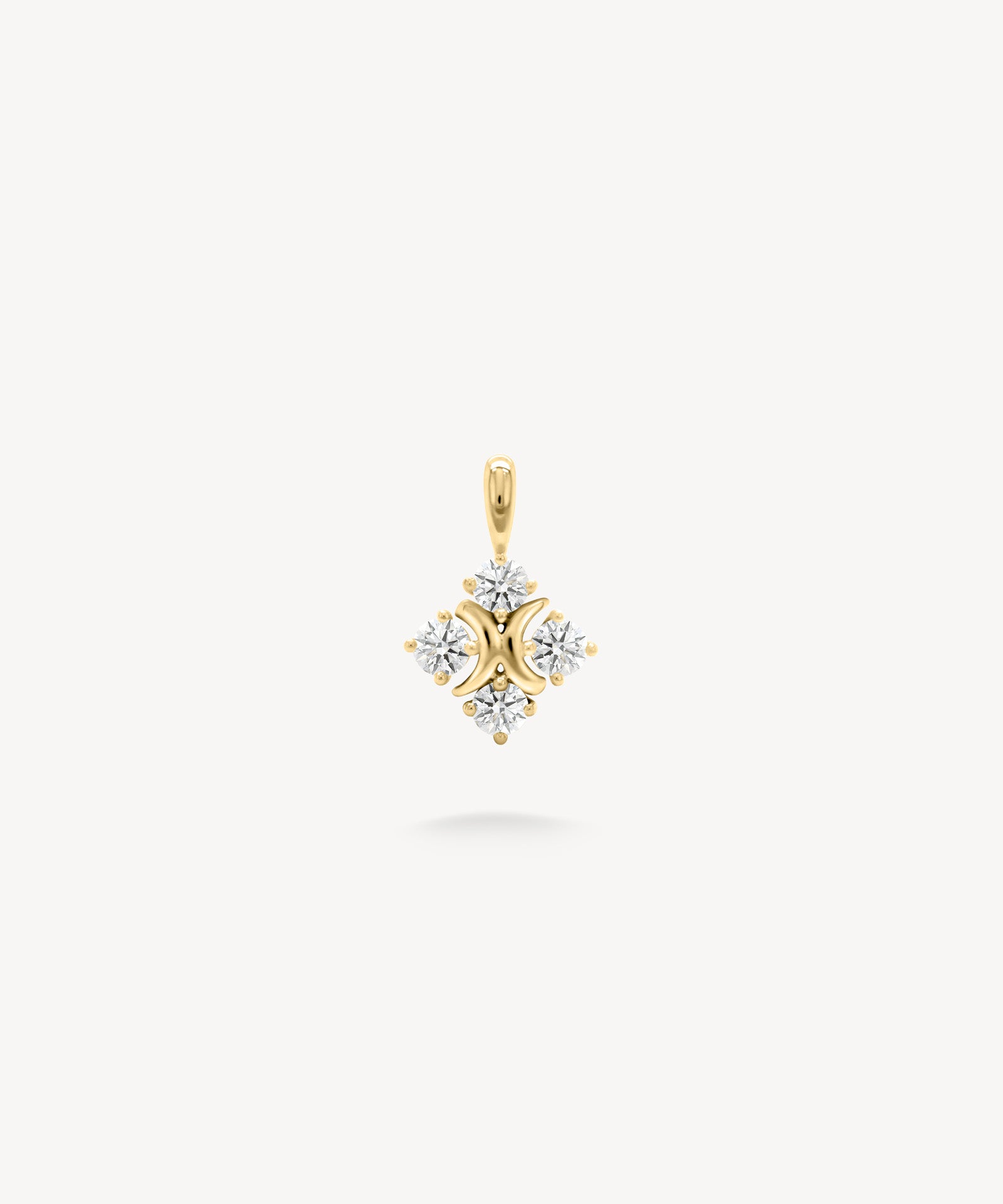 XO diamond pendant in yellow gold