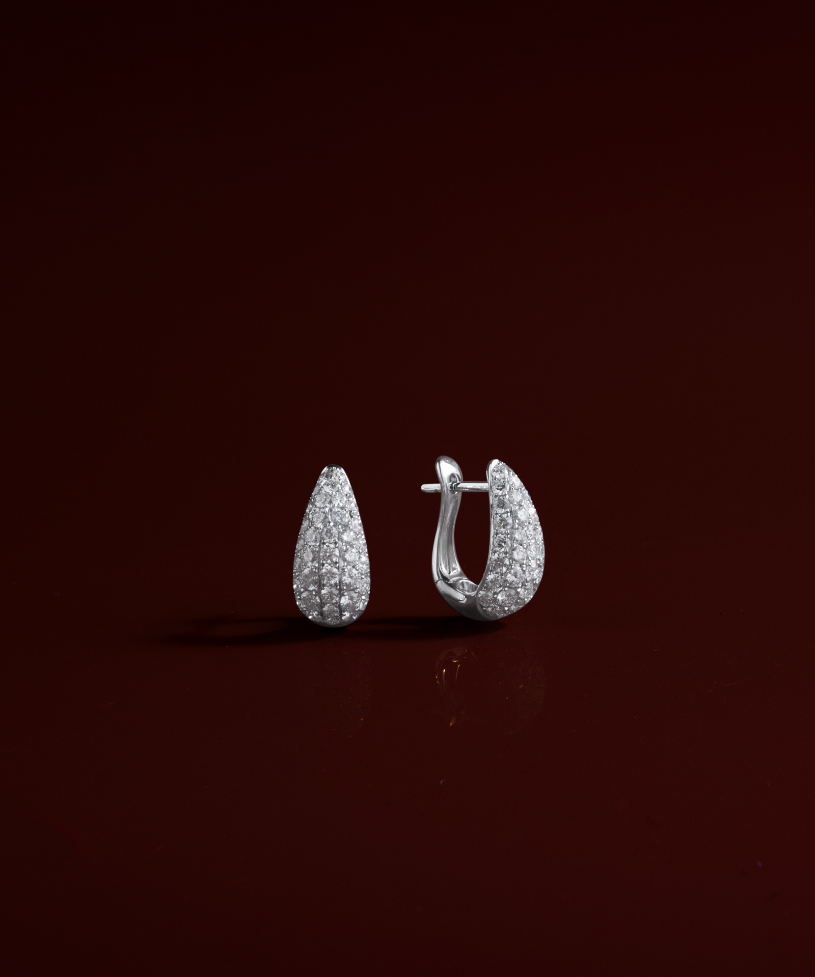 diamond teardrop earrings in 18k white gold